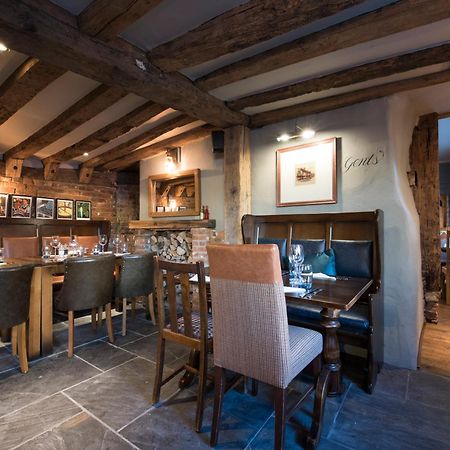 The Ostrich Inn Colnbrook London Heathrow Slough Exterior foto