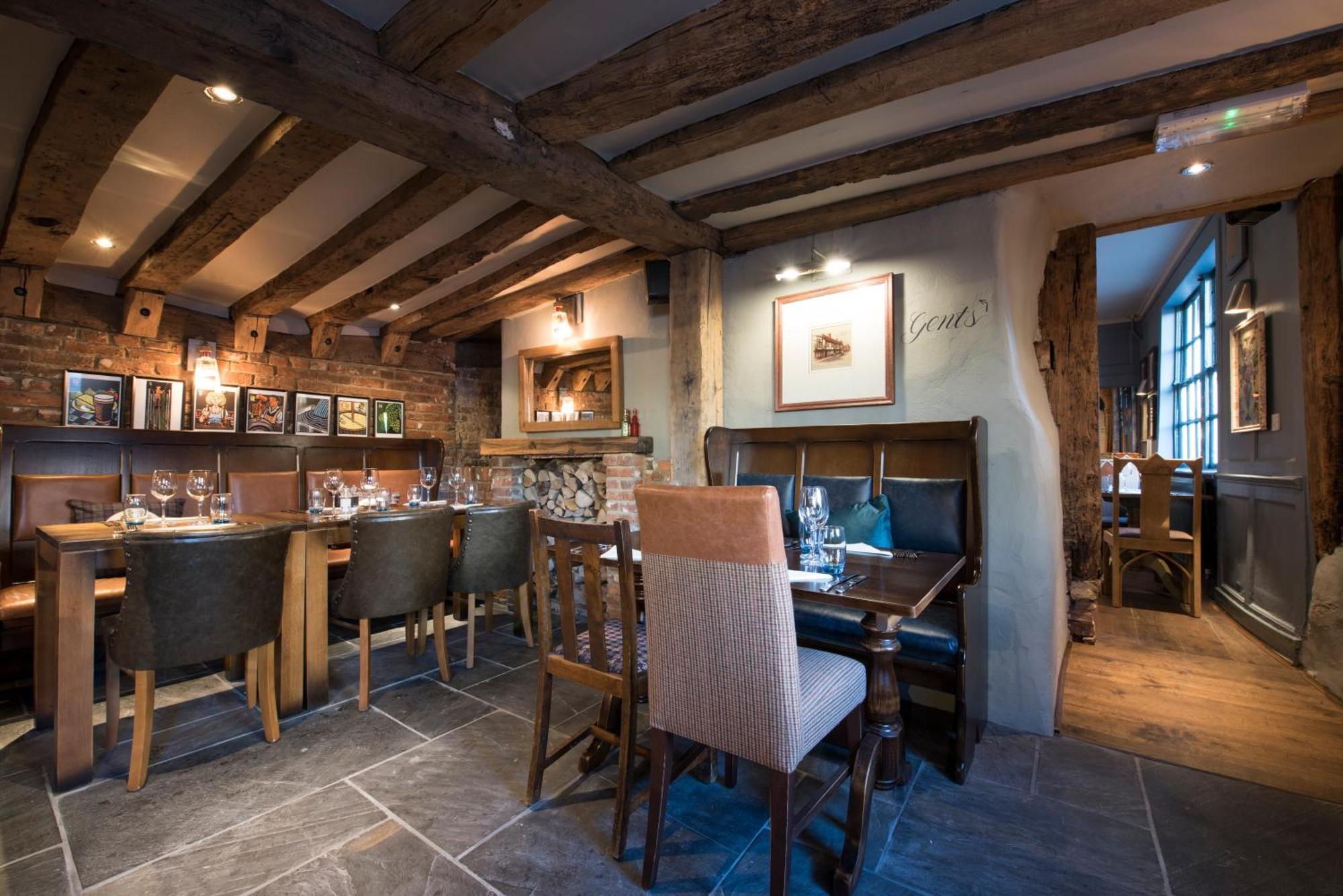 The Ostrich Inn Colnbrook London Heathrow Slough Exterior foto